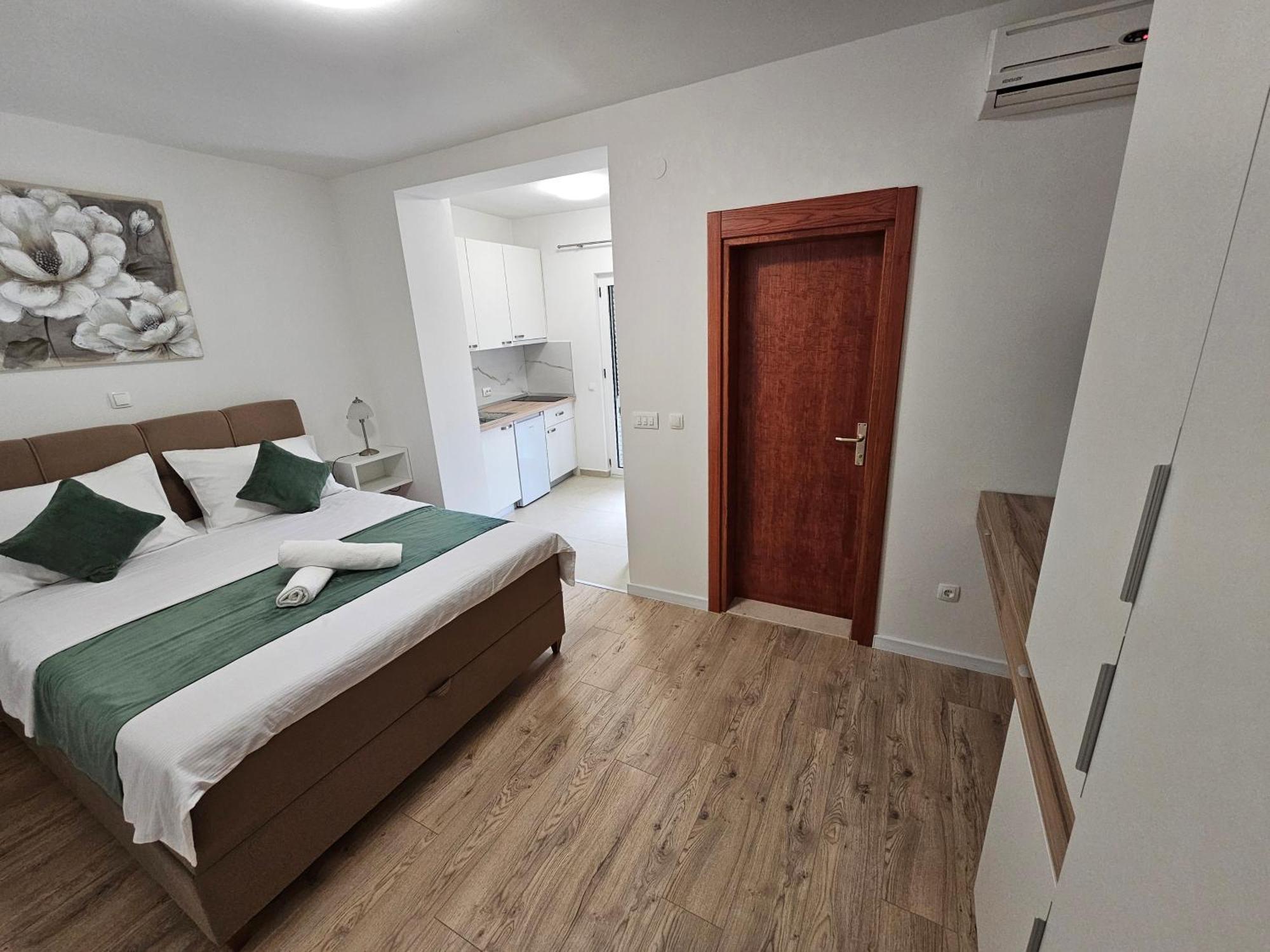 Apartments Kovac Макарська Екстер'єр фото