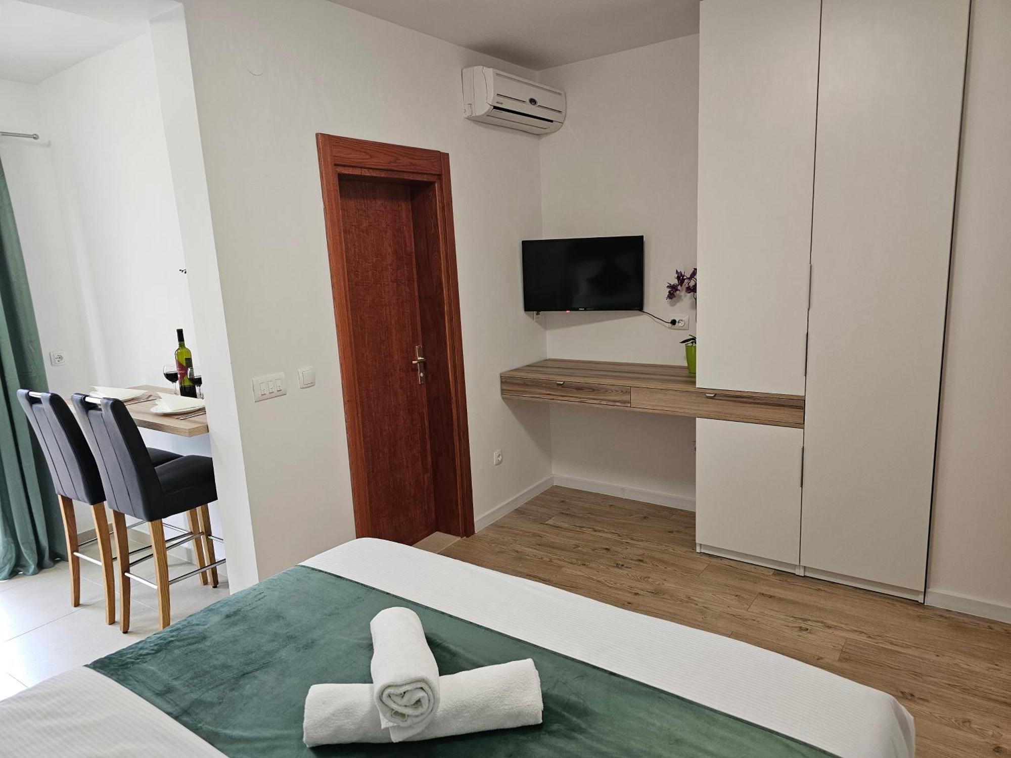 Apartments Kovac Макарська Екстер'єр фото